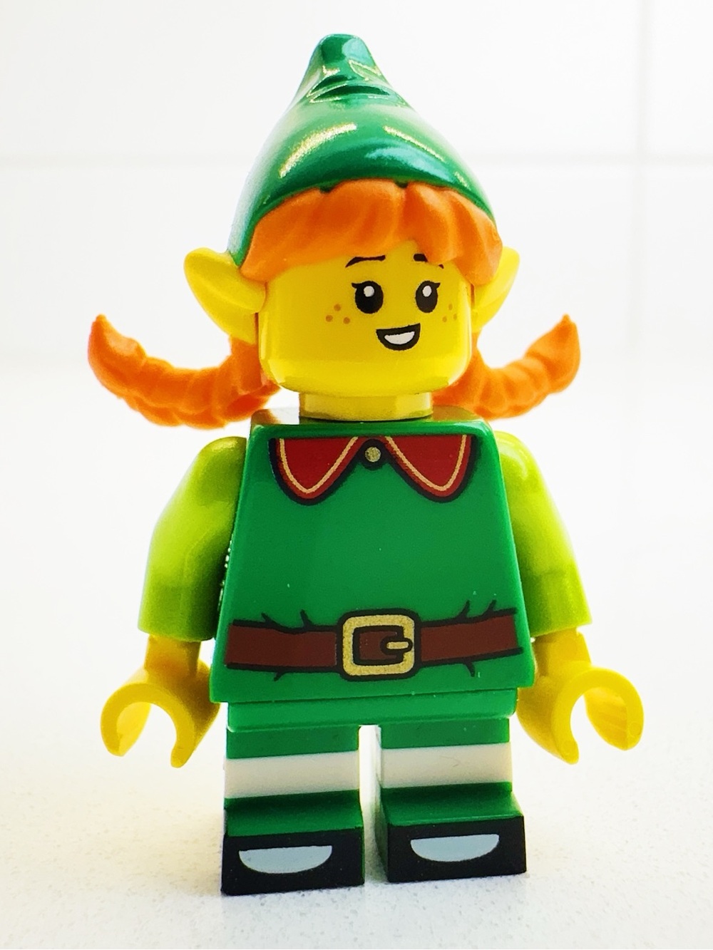 LEGO Minifig -  CMF Series 23 - Holiday Elf - col402